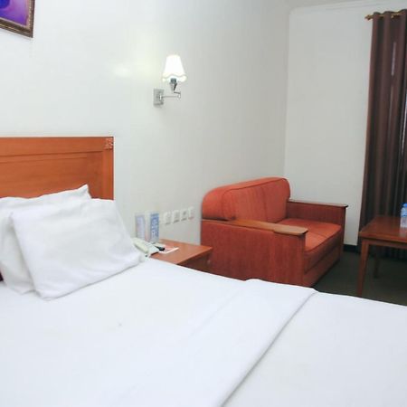 Hotel Bumi Asih Padangsidimpuan Batubelubang Exteriör bild
