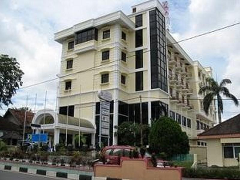 Hotel Bumi Asih Padangsidimpuan Batubelubang Exteriör bild