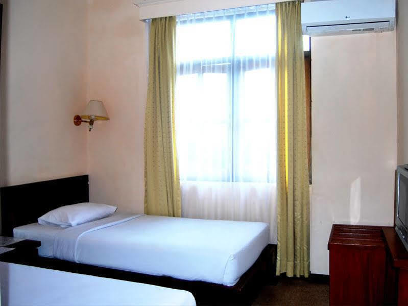 Hotel Bumi Asih Padangsidimpuan Batubelubang Exteriör bild