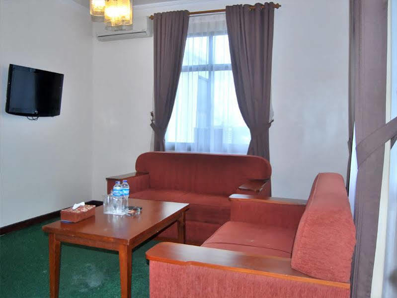 Hotel Bumi Asih Padangsidimpuan Batubelubang Exteriör bild